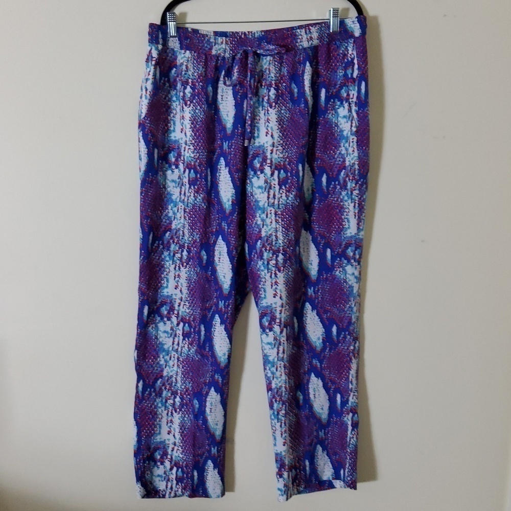 DKNY Red White & Blue Reptile Print Women's pants Size XL